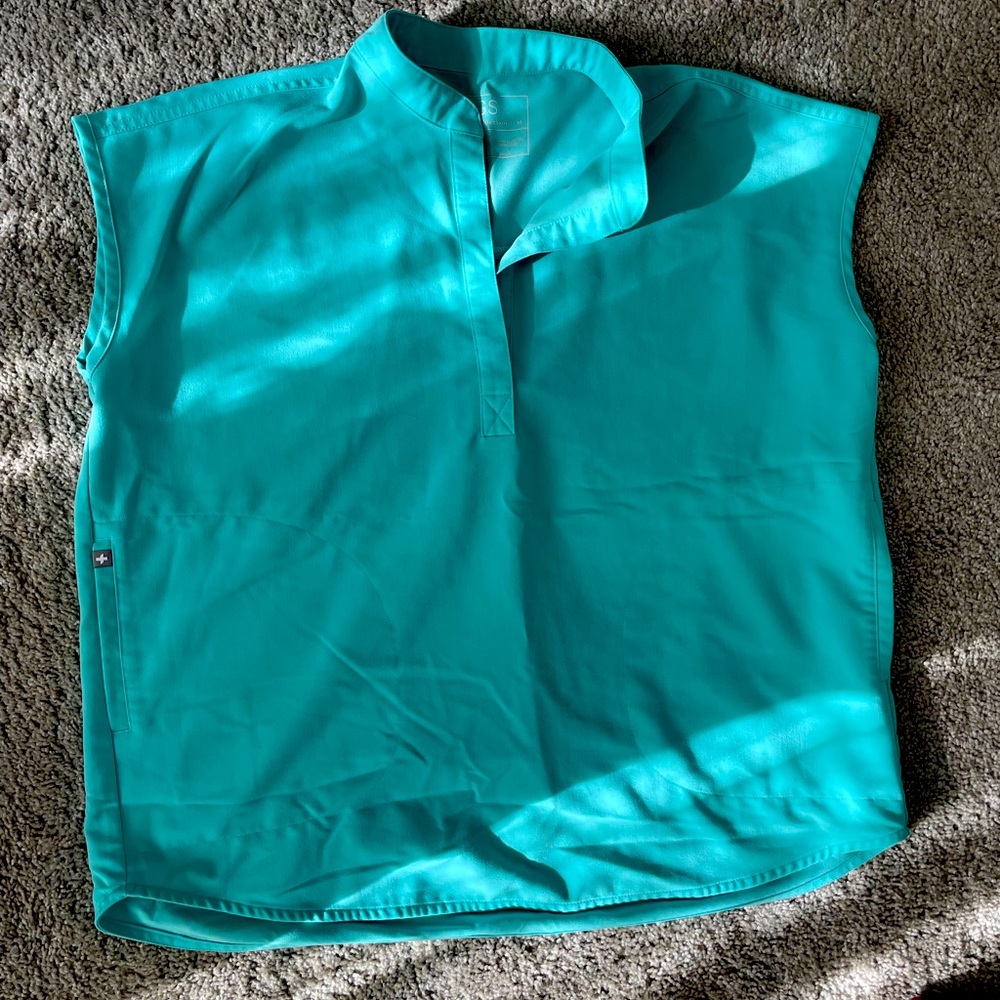 Figs Fresh Aqua Raefala Scrub top M